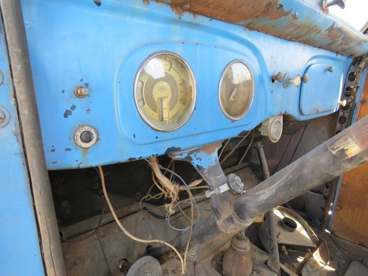 1937-ford-bb-flatbed-truck-image-9