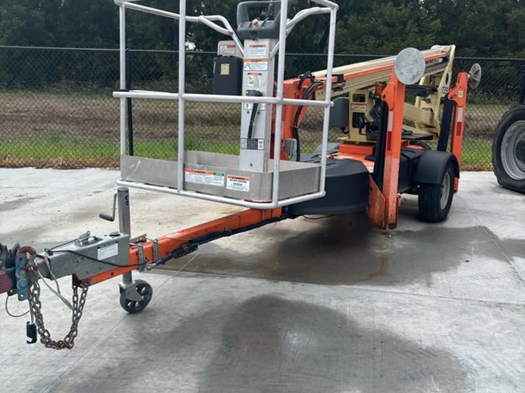 2019-jlg-t350-image-1