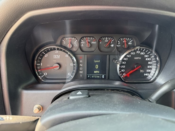 2016-gmc-sierra-2500-crew-cab-4x4-pickup-image-25