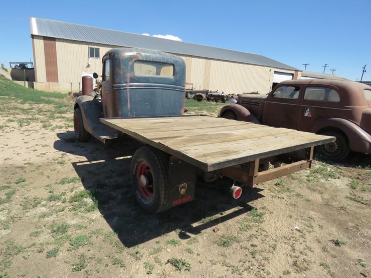 1937-ford-bb-flatbed-truck-image-5