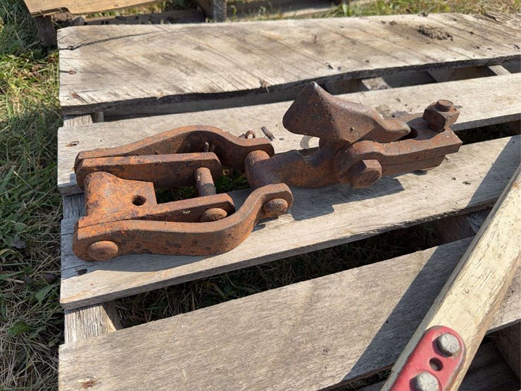 six-cylinder-head,-carburetor-bowl,-and-more-image-12