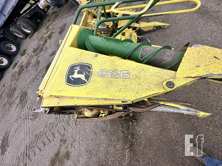 2003-john-deere-686-image-5