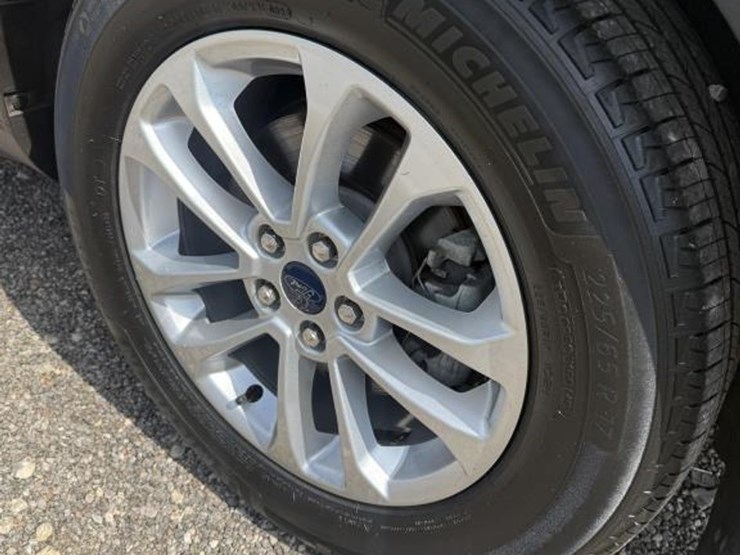 2022-ford-escape-image-15