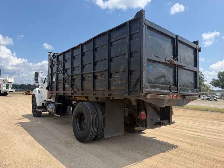 2007-ford-f750-image-3