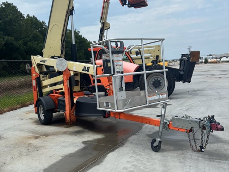 2019-jlg-t350-image-2