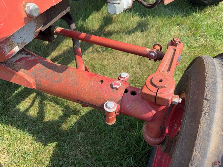 farmall-340-gas-with-loader-image-64