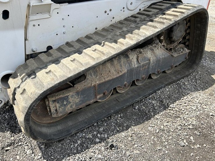 2022-bobcat-t770-image-23