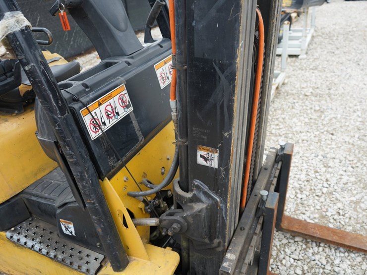 inoperable---yale-gc030vx-forklift-image-9