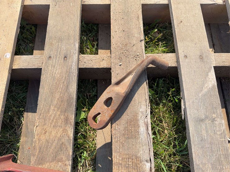 farmall-seat-pan,-pedal,-and-battery-box-image-8