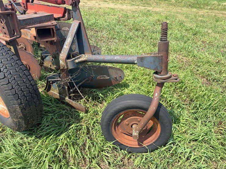 mccormick-deering-412-four-bottom-14”-fast-hitch-mold-board-plow-image-10