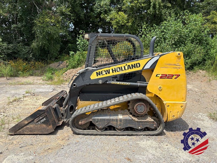new-holland-c227-image-2
