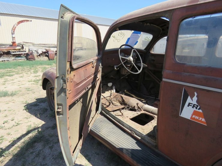1935-dodge-tudor-sedan-image-9