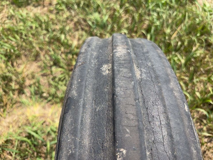 farmall-front-rim-and-tire-image-4