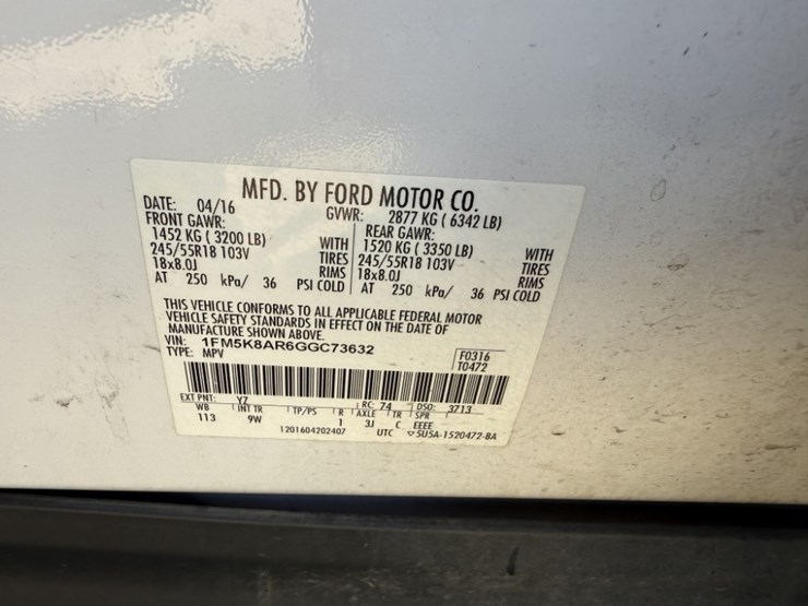 2016-ford-explorer-image-21