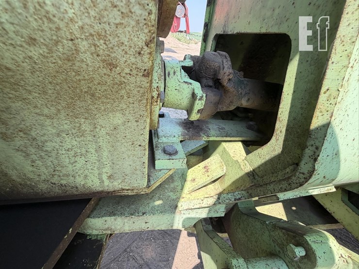 steiger-bearcat-iii-st225-image-20