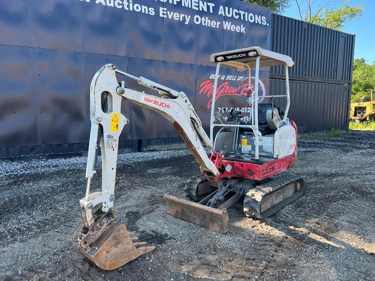 2017-takeuchi-tb216-image-2