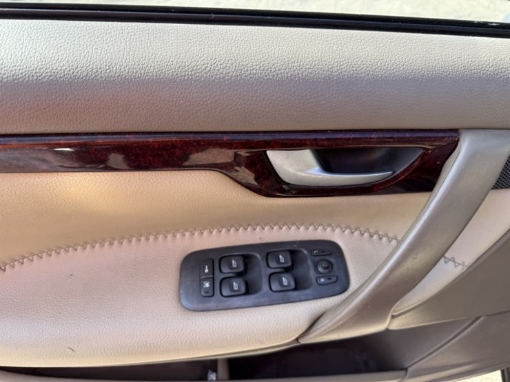 2003-volvo-xc70-image-21