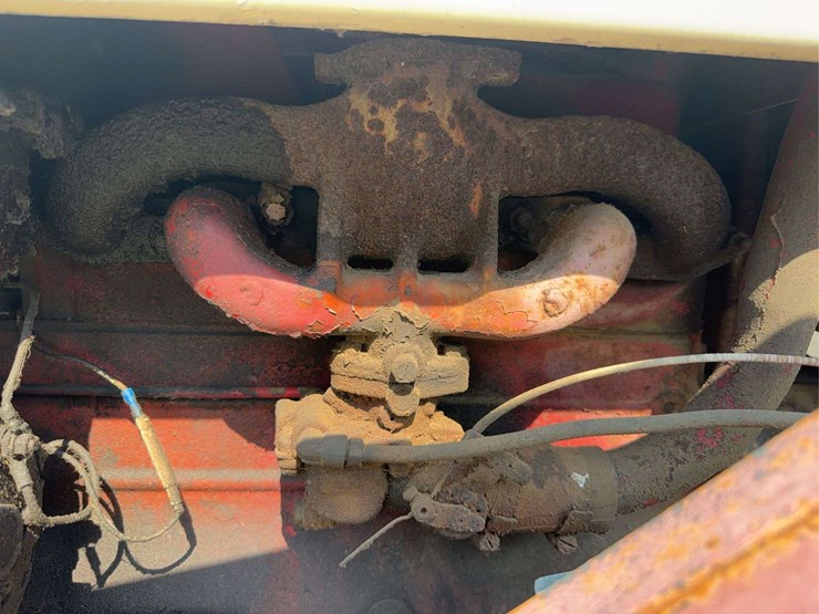 farmall-340-gas-with-loader-image-60