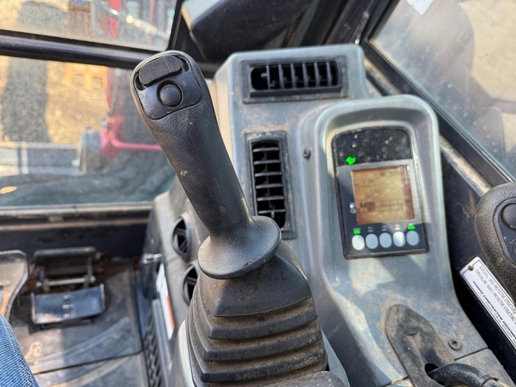 2021-yanmar-sv40-image-21