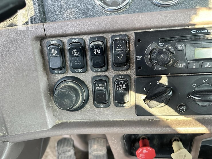 2012-peterbilt-386-image-48