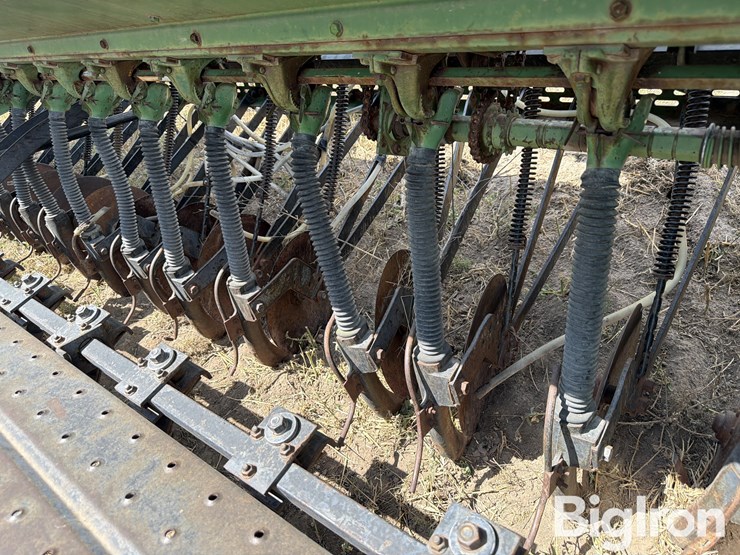 john-deere-8300-image-17