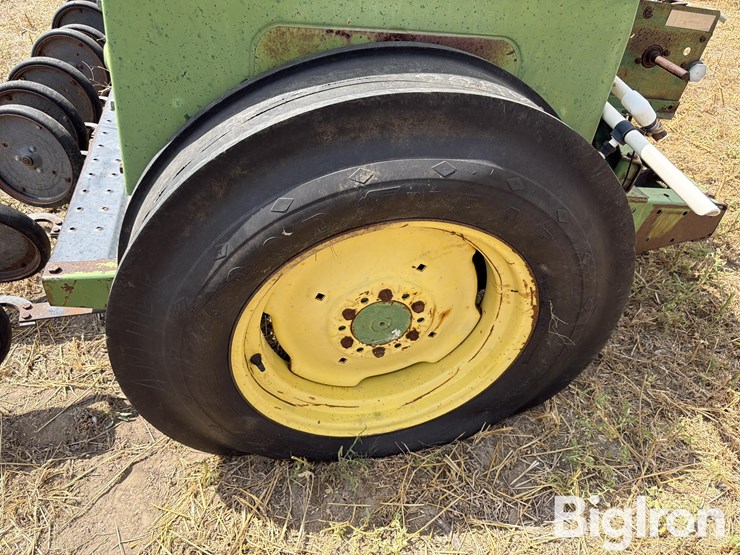 john-deere-8300-image-19