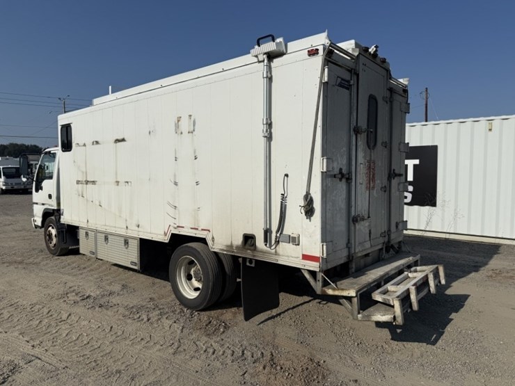 2007-gmc-w5500hd-image-6