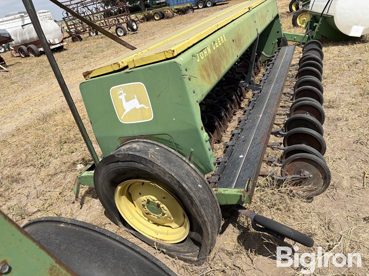 john-deere-8300-image-8