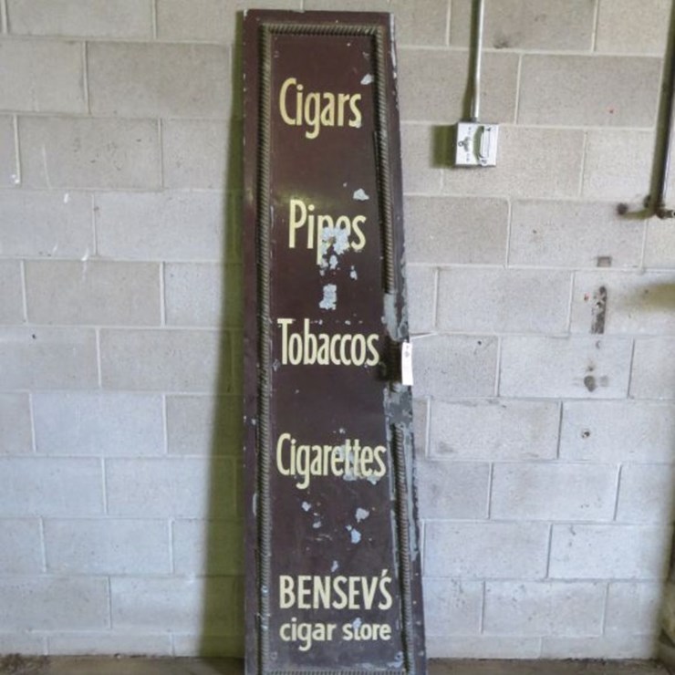 Smokes Sign