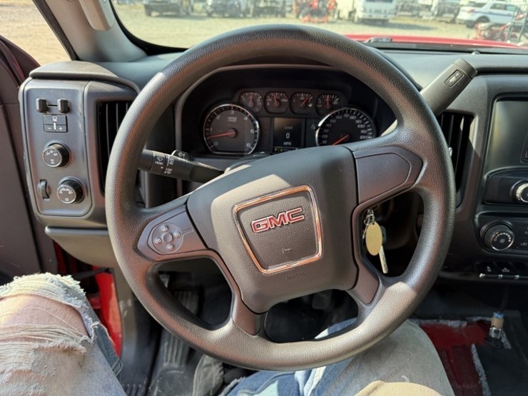 2016-gmc-sierra-2500-crew-cab-4x4-pickup-image-23