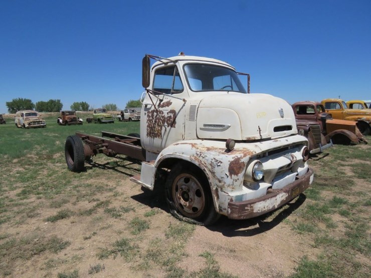 1954-ford-c600-image-1