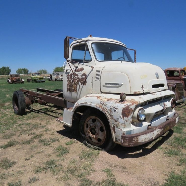 1954 FORD C600