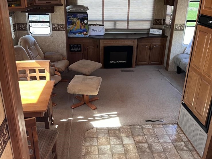 2009-crossroads-cruiser-31re-image-8