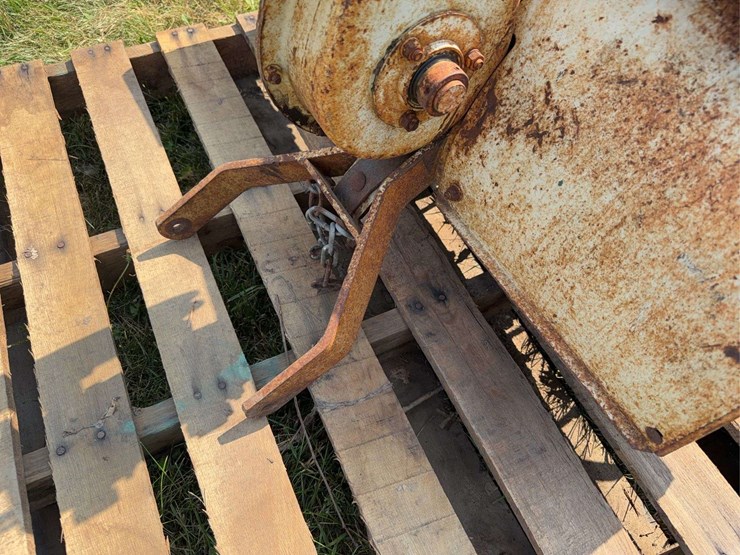 cub-cadet-rear-mounted-tiller-image-14