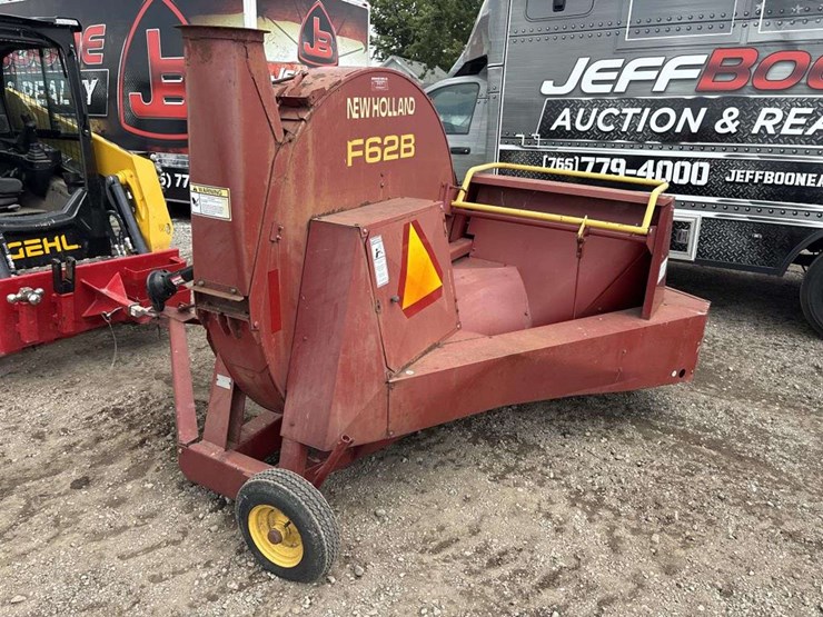 new-holland-f62b-image-2