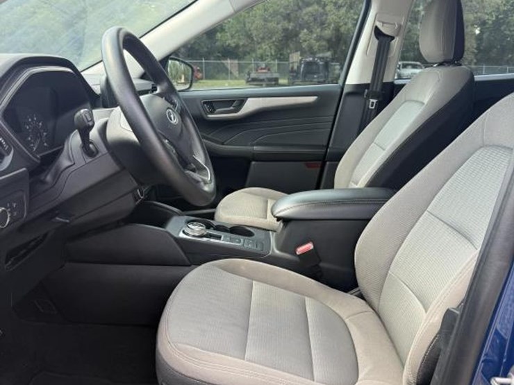 2022-ford-escape-image-8
