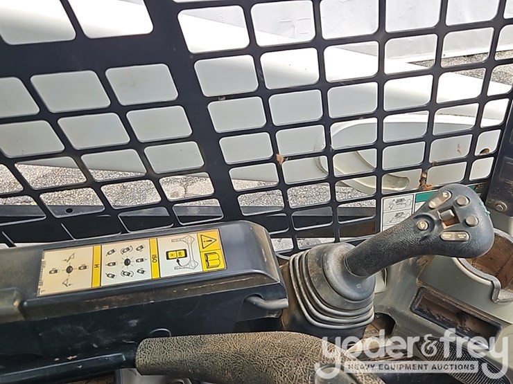 2022-bobcat-t595-image-28