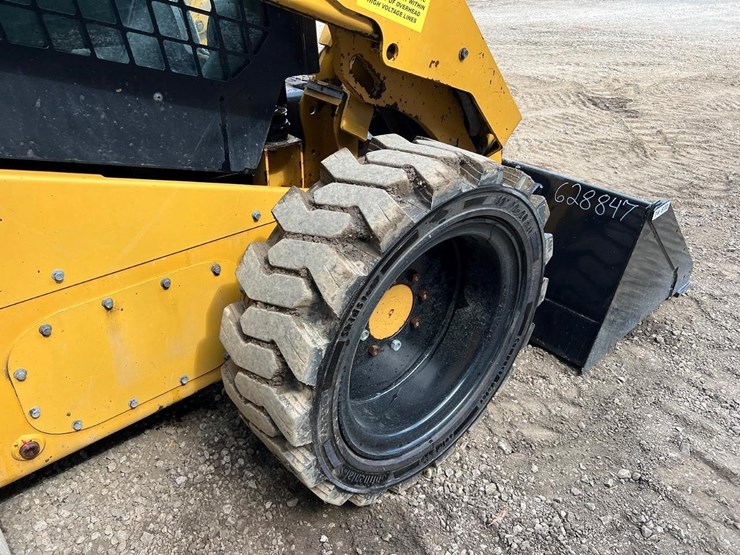 2017-caterpillar-262d-image-18
