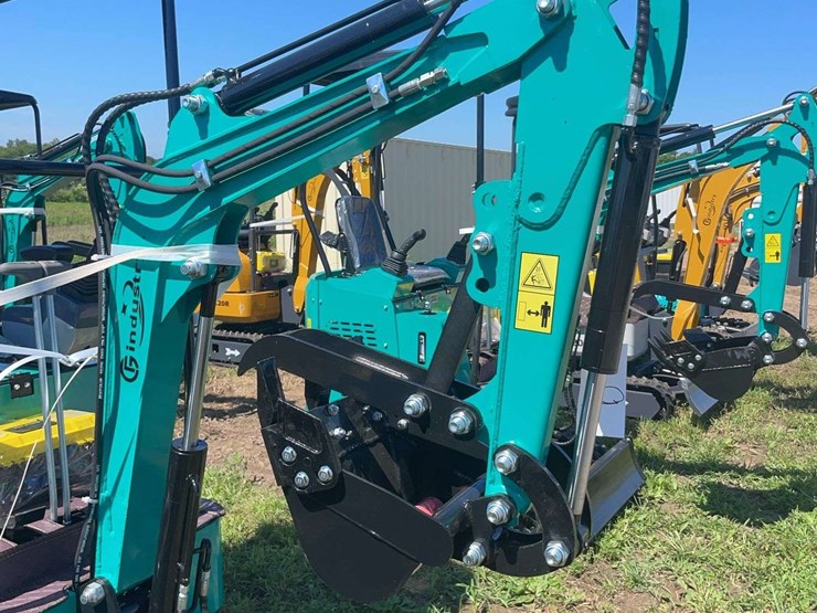 kv16r-mini-excavator-image-6