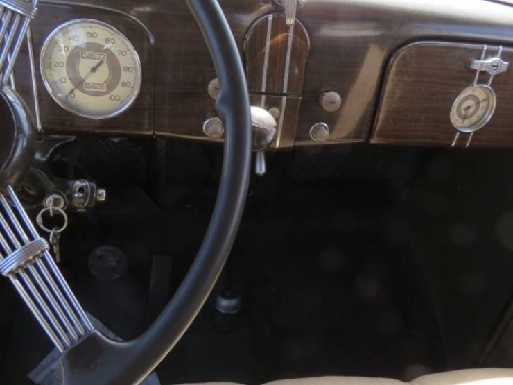1937-ford-tudor-deluxe-sedan-image-25