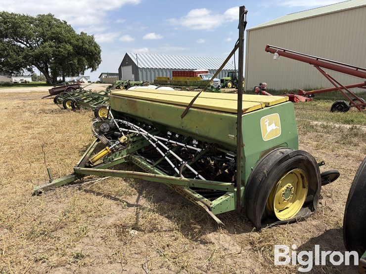 john-deere-8300-image-1