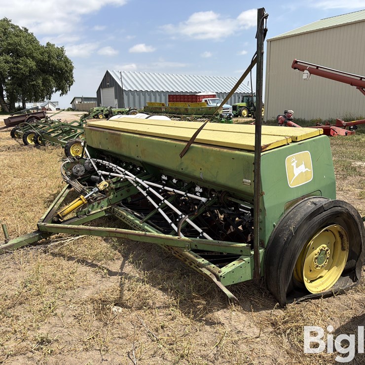 JOHN DEERE 8300