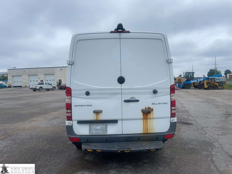 2015-mercedes-benz-sprinter-2500-image-6