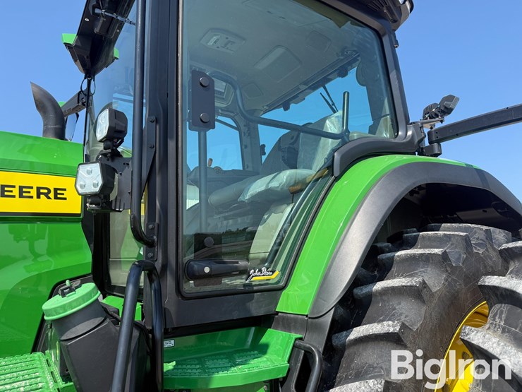 2025-john-deere-8r-370-image-14
