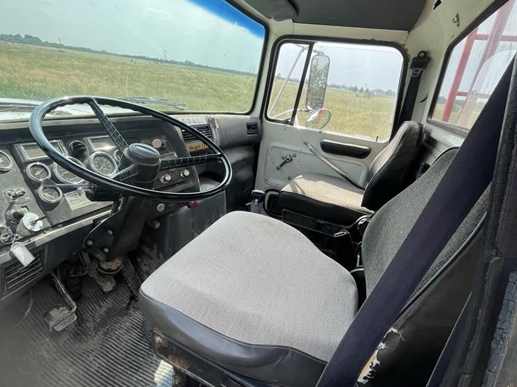 1994-ford-l9000-image-11