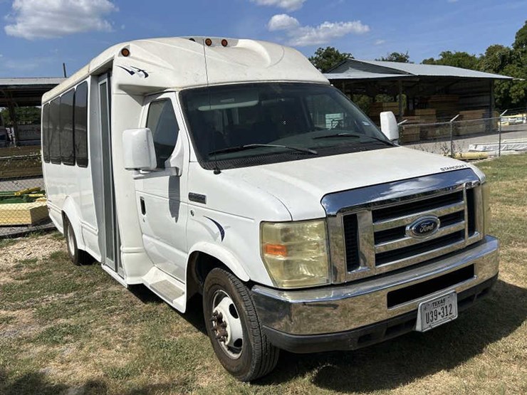 2008-ford-e350-image-3