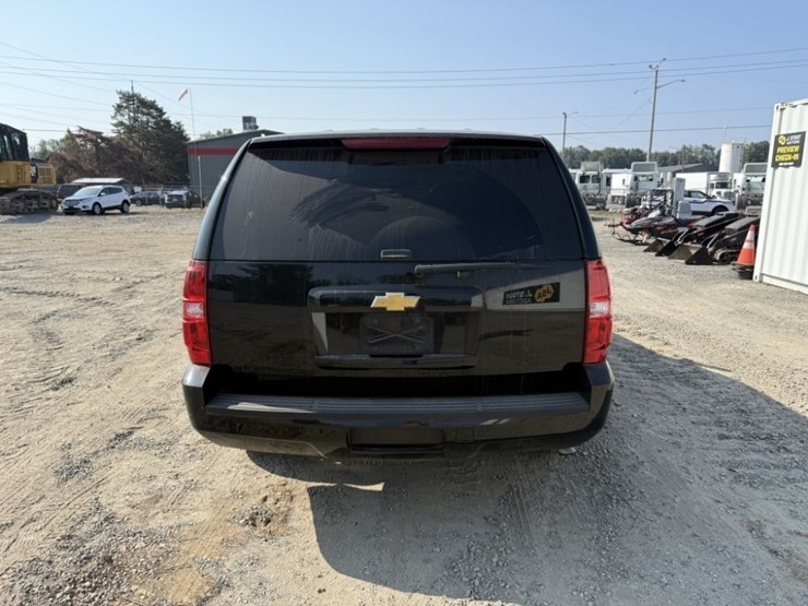 2013-chevrolet-tahoe-image-5