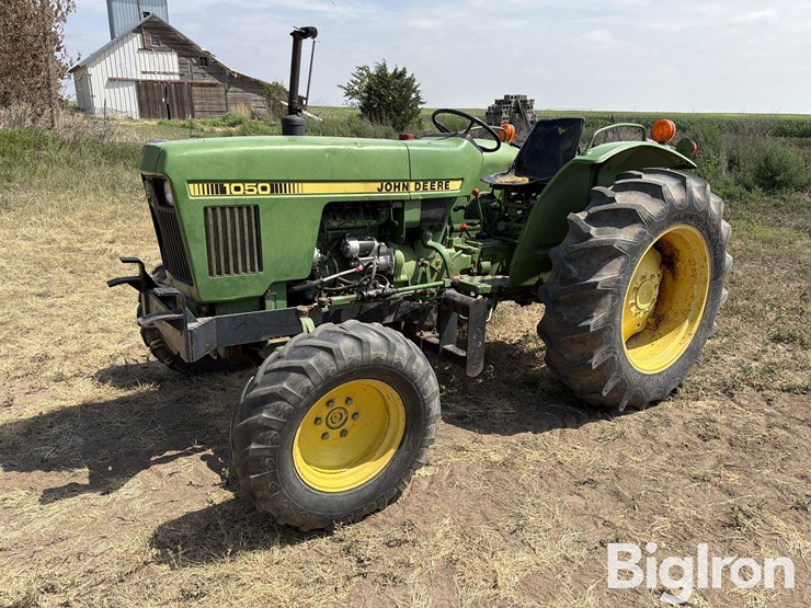 1984-john-deere-1050-image-1