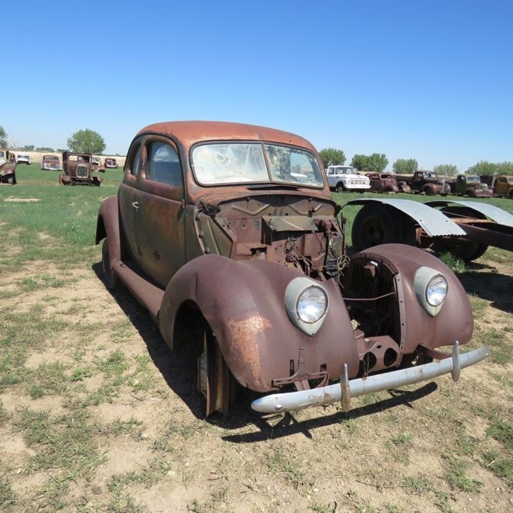 1937 Ford Coupe