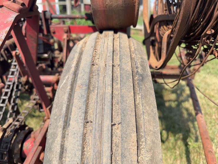 mccormick-deering-two-row-planter-image-19